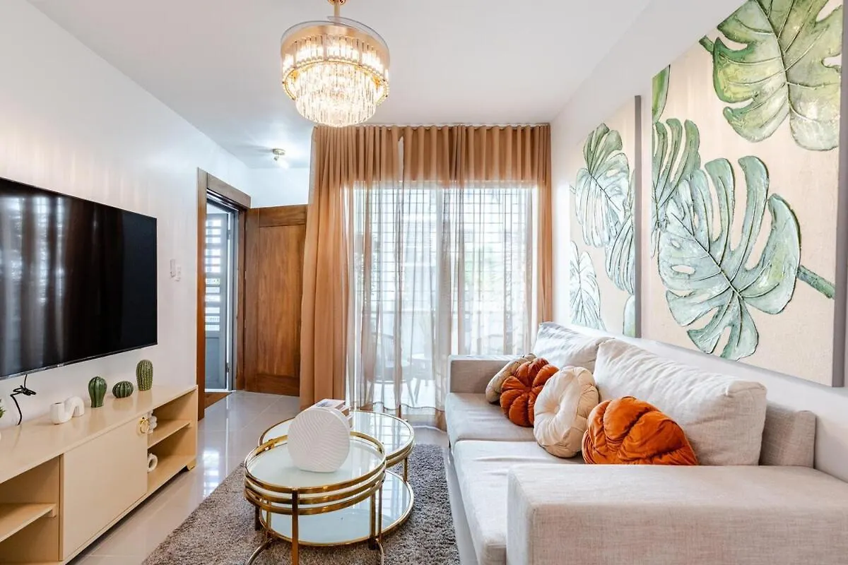 公寓 圣地亚哥洛斯卡巴Chic Urban Retreat With Pool, Gym, & Free Parking公寓
