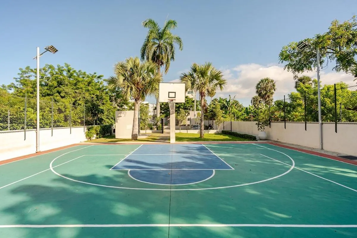 圣地亚哥洛斯卡巴Chic Urban Retreat With Pool, Gym, & Free Parking公寓 0*, 圣地亚哥洛斯卡巴