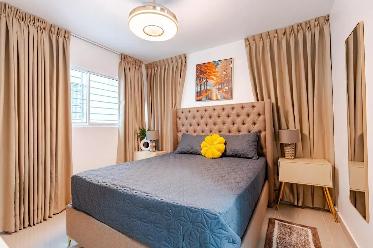 公寓 圣地亚哥洛斯卡巴Chic Urban Retreat With Pool, Gym, & Free Parking公寓