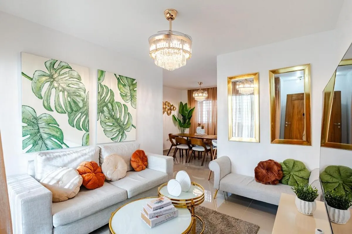 圣地亚哥洛斯卡巴Chic Urban Retreat With Pool, Gym, & Free Parking公寓